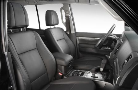Pajero IV 9